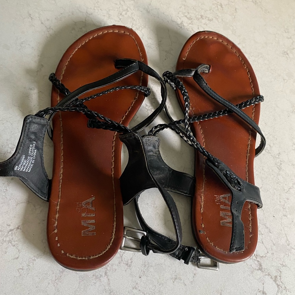 Mia black sandals
